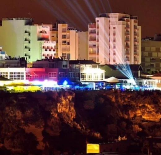 Apartment Club Amarilis,alex&mila Da Rocha